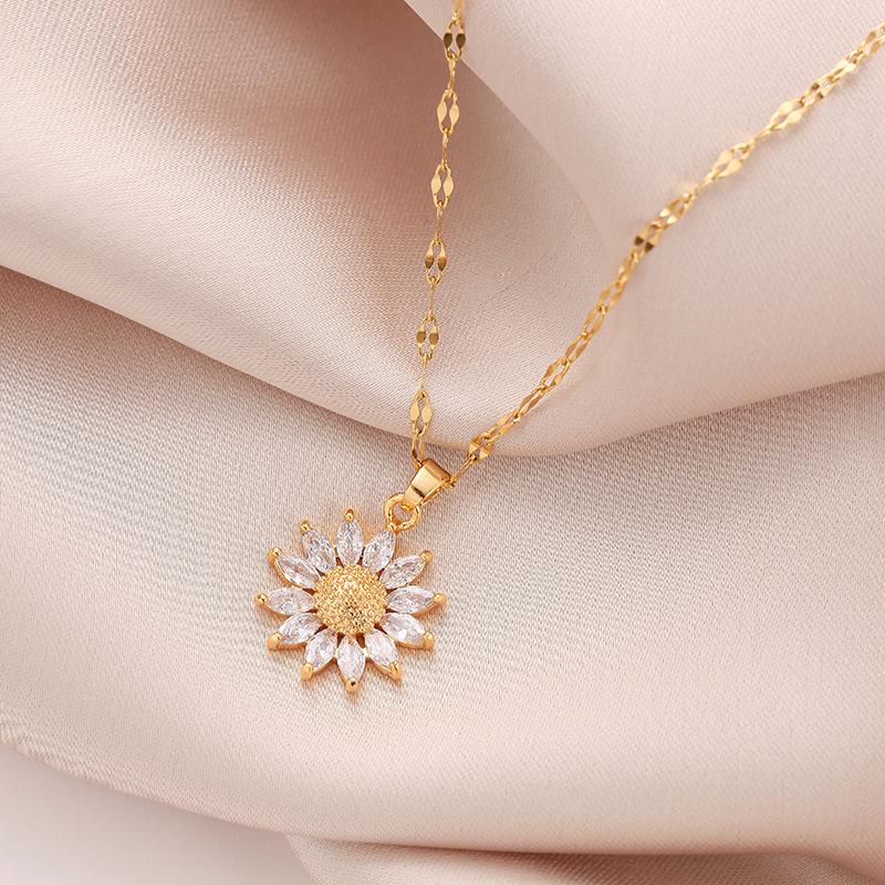 New retro sunflower necklace women s high-end design sweater chain light luxury 60CM
