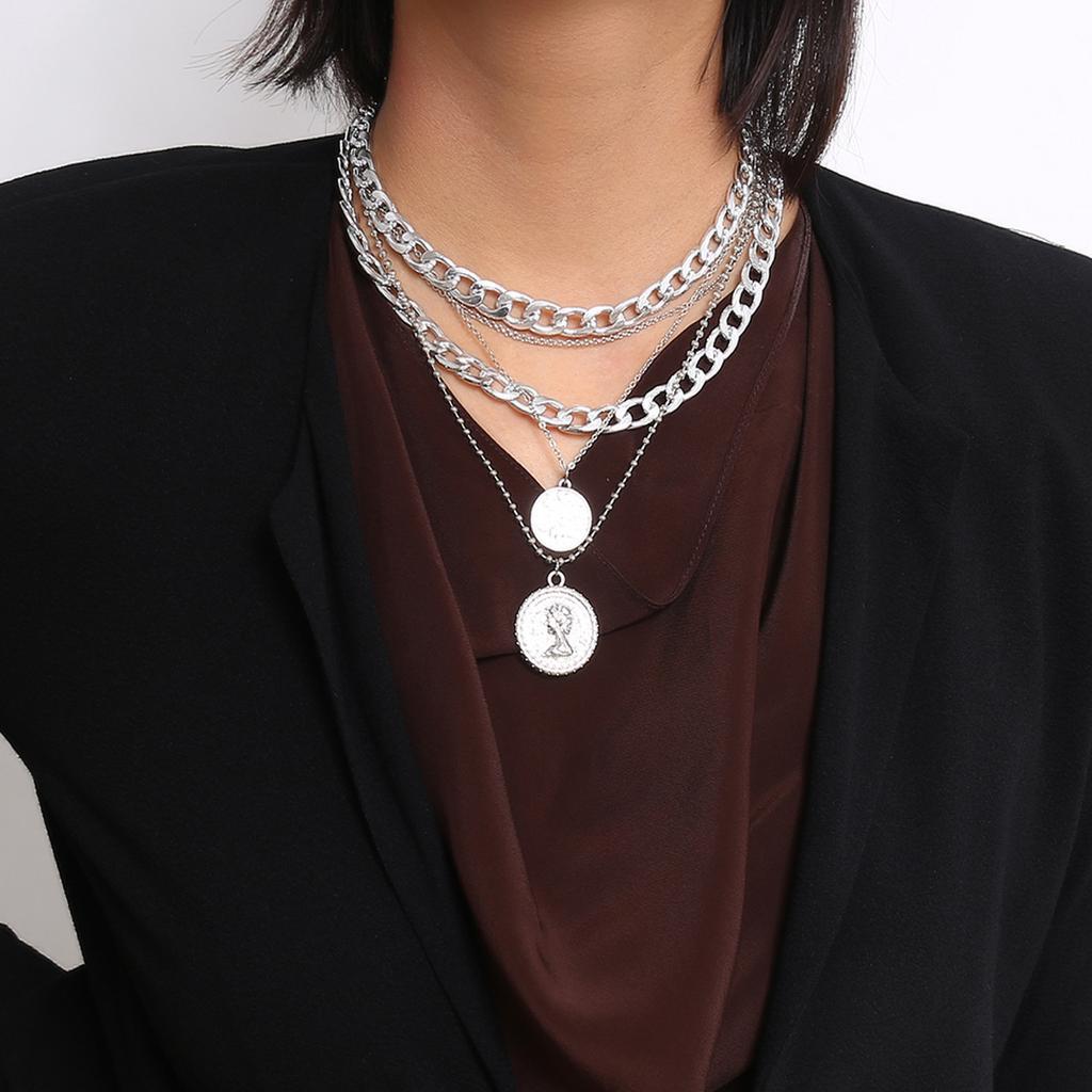 Multilayer Hip Hop Queen Avatar Pendant Necklace Necklace Punk Round Brand Collarbone Chain Necklace