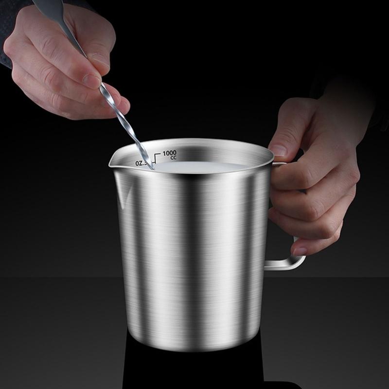 Bakmått av 304 rostfritt stål med hög kapacitet och exakt skala för köket, graderad bägare med handtag