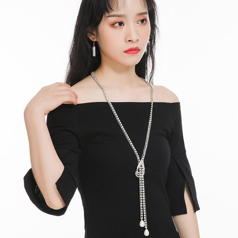 Elegant And Versatile Long Decorative Necklace For Women Perfect For Sweater Outfits