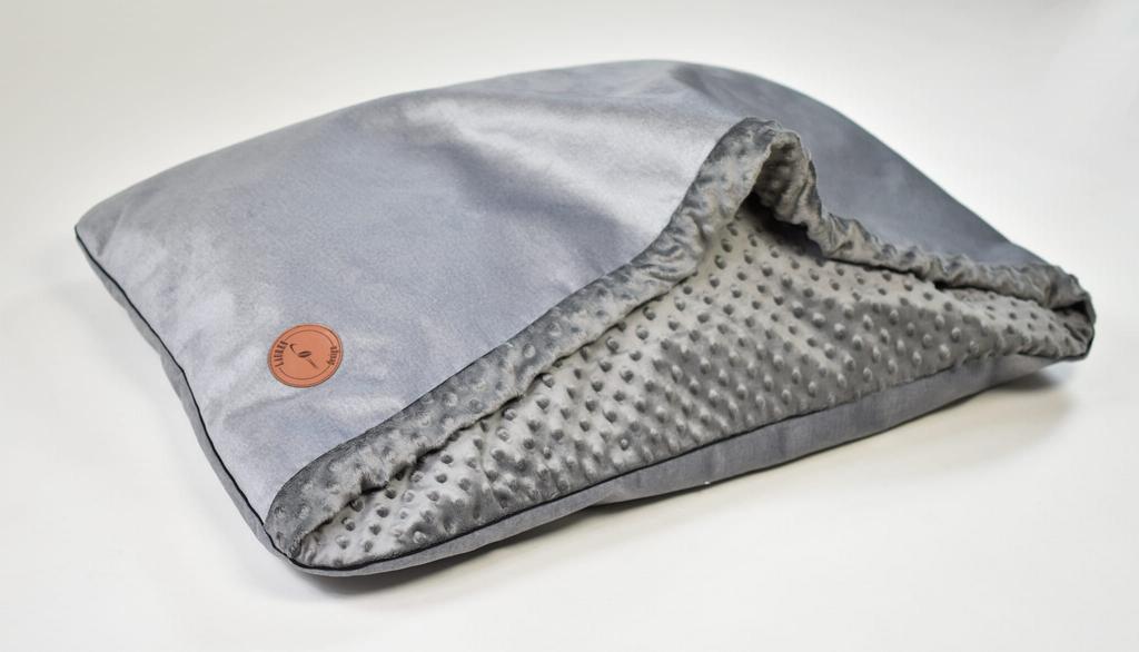 Norka Nel Silver Velvet + Graphite Minky 80Cm X 60Cm