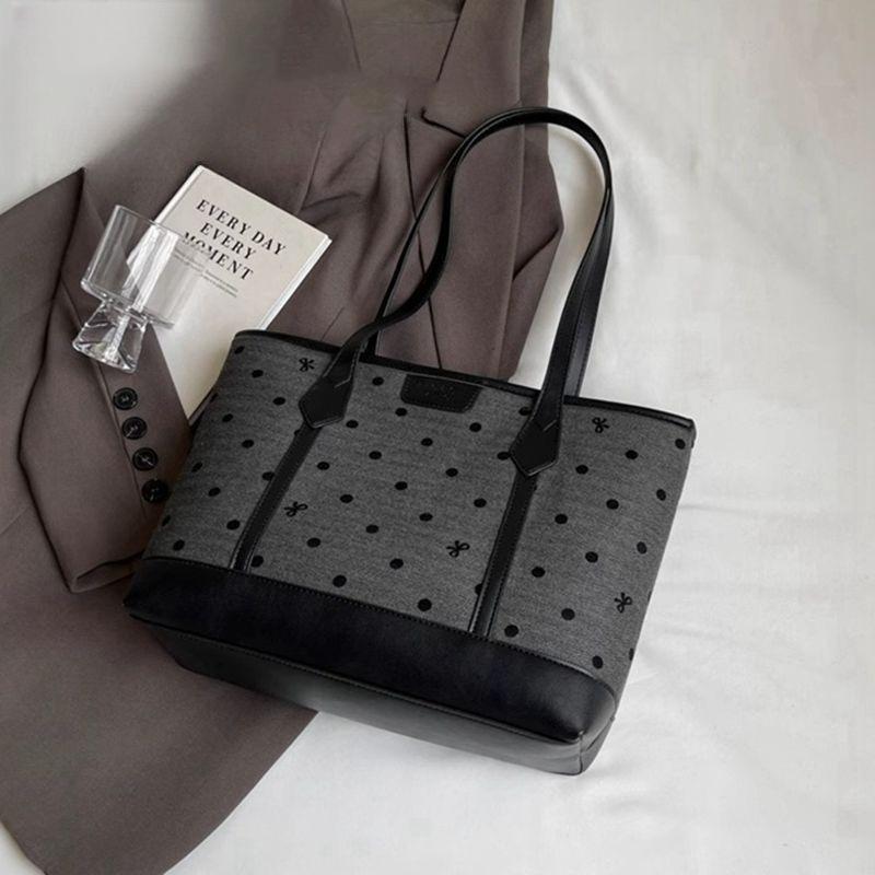 

2025 new autumn Mori temperament small bag, foreign gas bag, multi-functional bow shoulder bag, travel back shoulder bag.