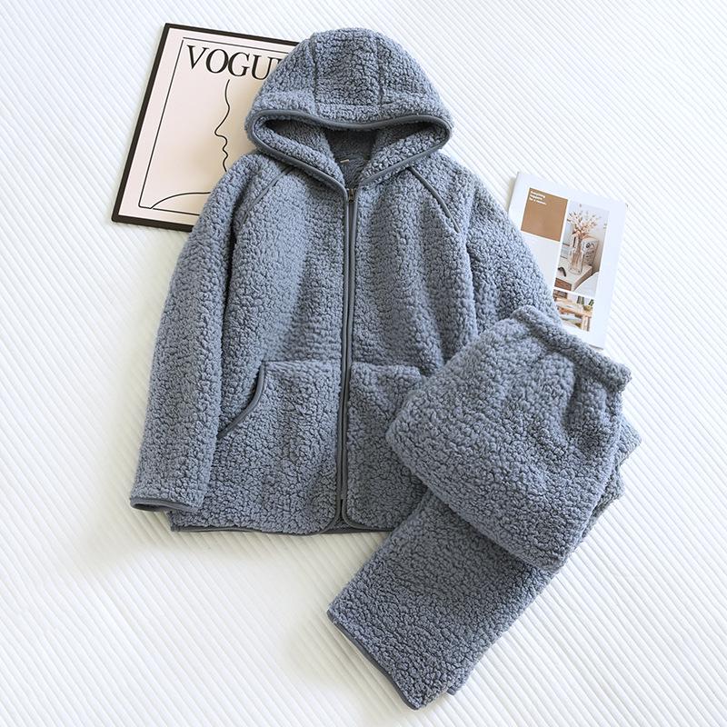 Cozy Autumn/Winter Coral Fleece Pajamas for Couples – Thick, Warm Lamb Fleece Homewear Set Suitable for Outdoors