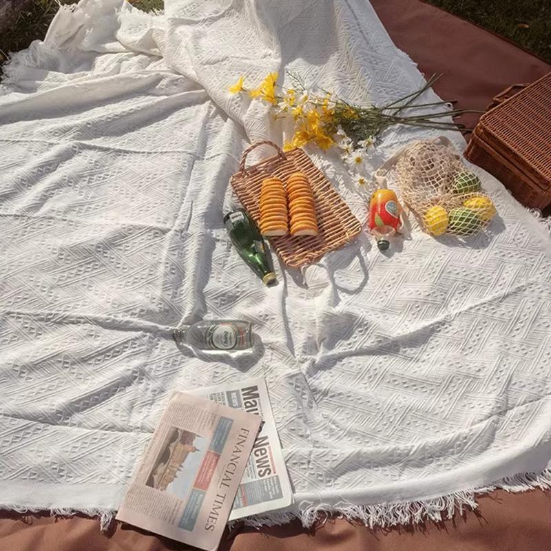 Knitting Picnic Throw Blanket White Picnic Mat Sofa Blankets with Tassel Tent Floor Mat Outdoor Camping Blanket Beach Home Decor