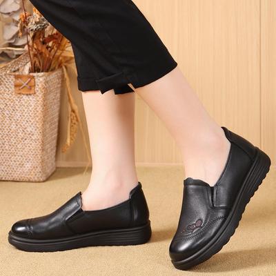 Genuine Leather Soft Sole Women's Slip-On Flats - Comfortable, Non-Slip, Suitable for Moms and Grandmas (Autumn Edition)
