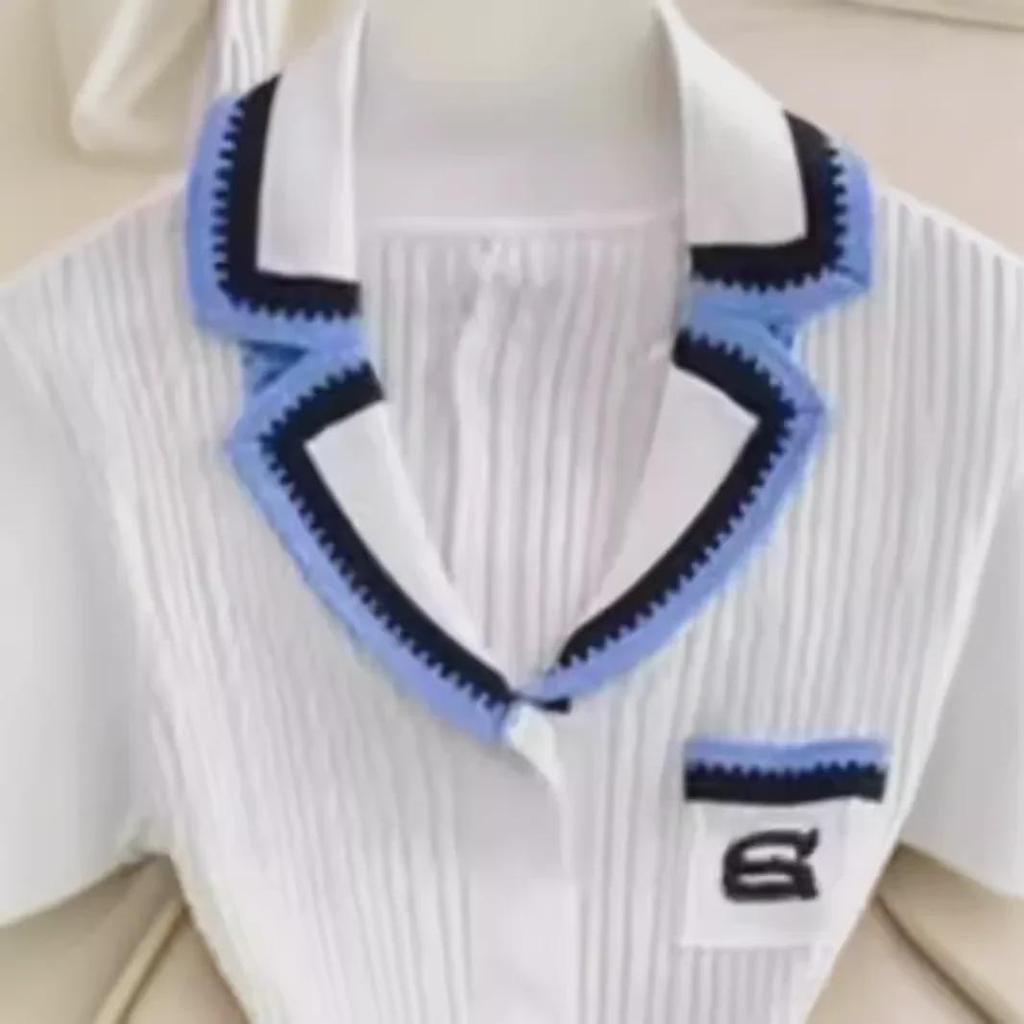 Jesienno-zimowa sukienka z dzianiny z klapami - Haftowana długa spódnica z elegancją i stylem