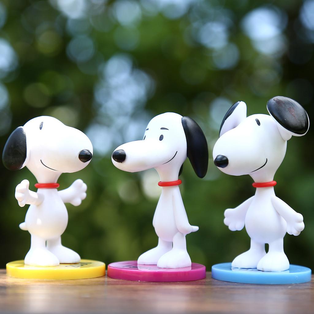 Snoopy Pvc Collectible Figures With Cute Cartoon Design For Kids And Fans