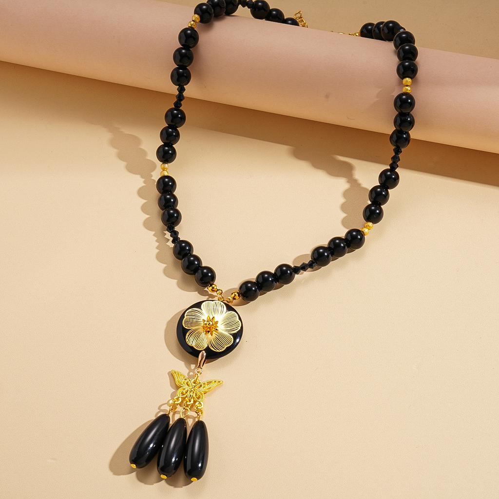 Resin Crystal Beaded Round Flower Butterfly Pendant Necklace Dark Wind Sexy Item