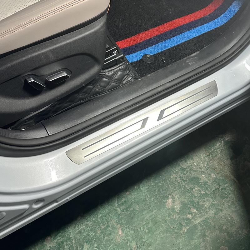 Universal I10 Blade-Type Door Sill Scuff Plates & Bumper Strips