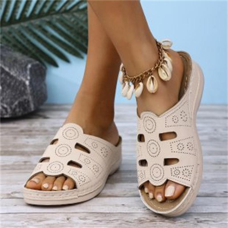 Summer Slope Heel Casual Slippers for Women Fashionable Comfortable Lightweight Hollowed Out Women's Slippers Plus Size 35-42