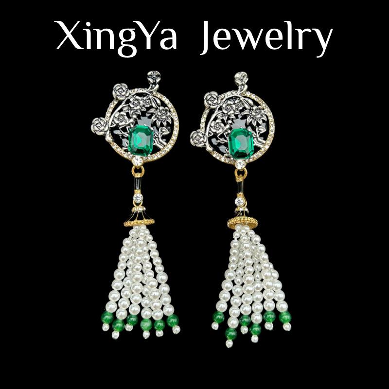 Vintage Three-dimensional Relief Flower Multiple Layers Inlaid With Pearls Tassel Sweeping Shoulder Style Elegant Temperament Chinese Earrings