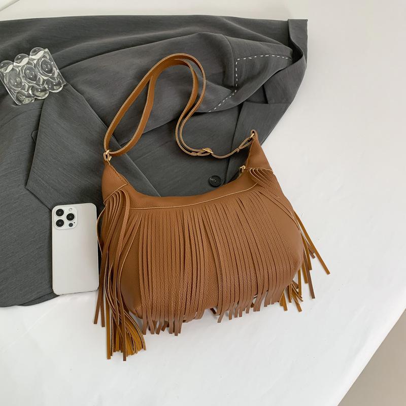 

2025 trendy fashion personalized fringed retro large capacity cool babes casual portable oblique span shoulder bag bag коричневий