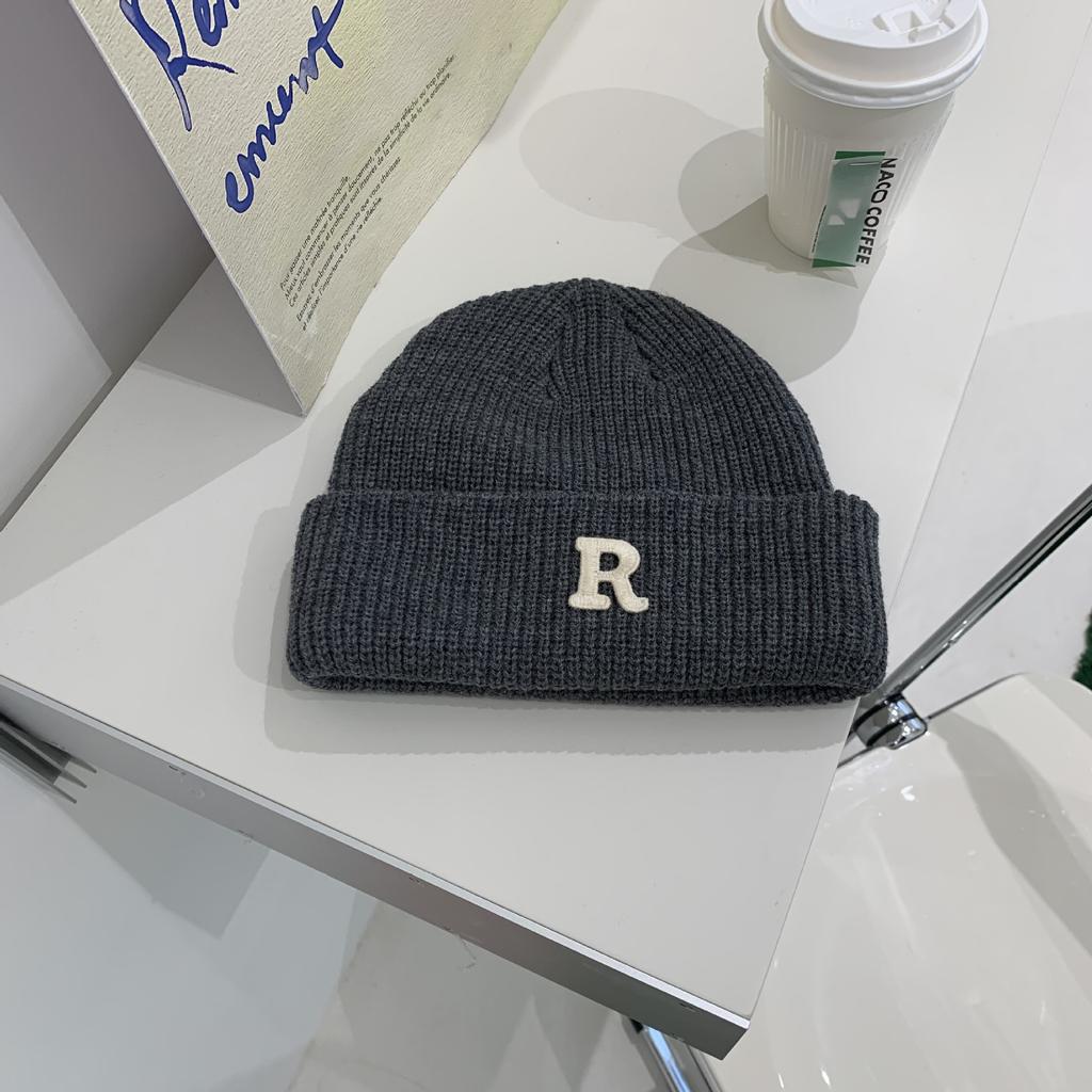 Shout/Grandma Chen versatile letter knitted wool hat children autumn and winter warm fashion headhat