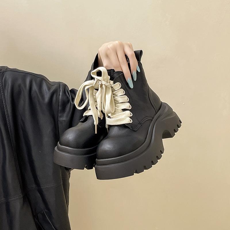 Fashion versatile retro British style platform Martin boots women's 2025 autumn and winter new contrasting color lace-up American round boots