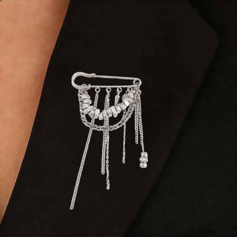 Decoration Imitation Pearl Tassel Chain Metal Brooch Korean Metal Heart Brooch for Women Men Suit Pin Cloth Jewelry Accessories