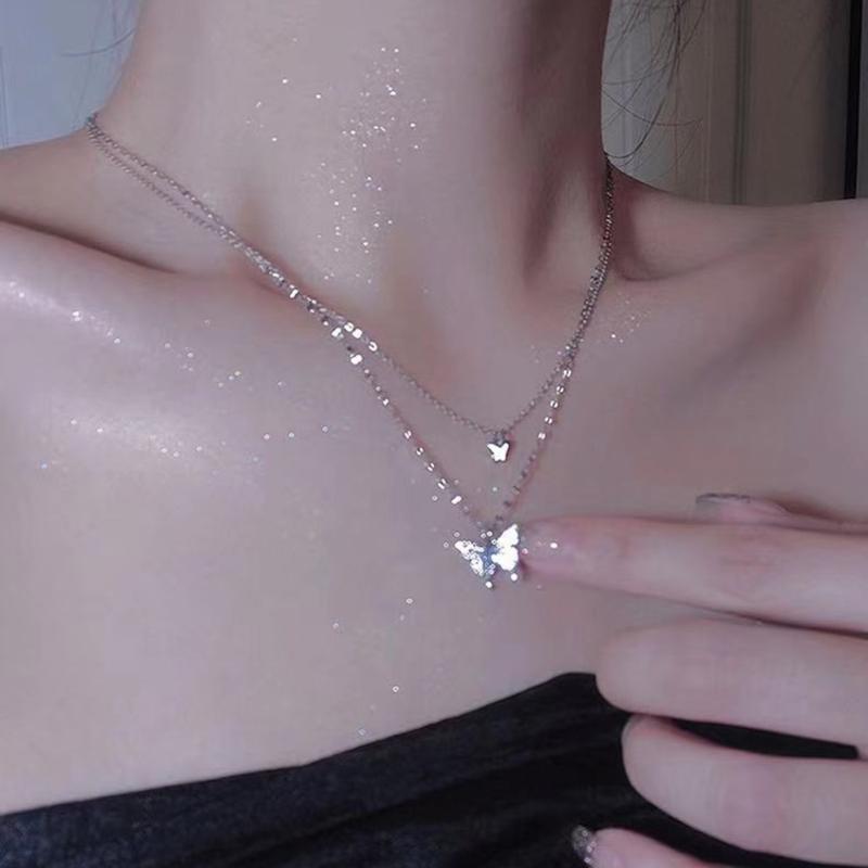 Fashionable Women's Necklace with Butterfly Pendant Stylish Double Layer Clavicle Chain Accessory for Fashionistas