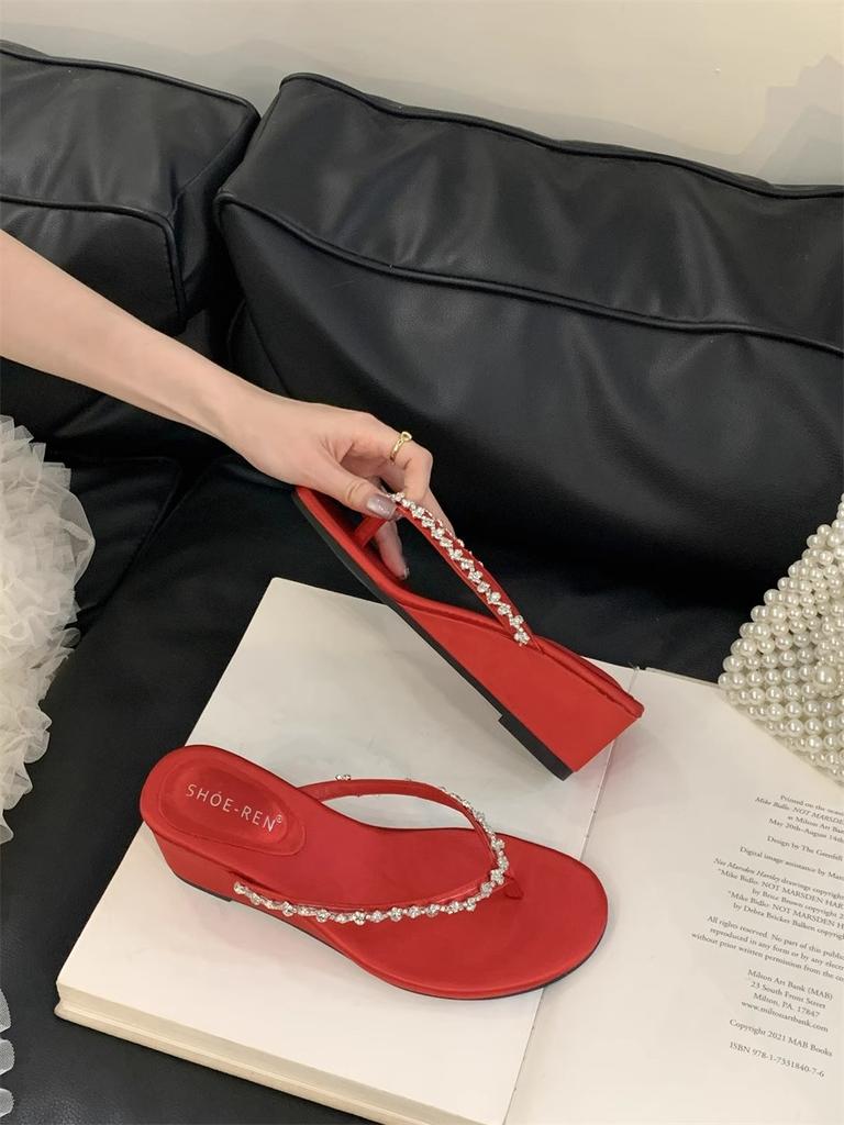 Fashion Summer New Stylish Wedge Slippers for Women Casual with Diamond Beach Sandals Luxury Comfortable High Heels Flip Flops Slippers