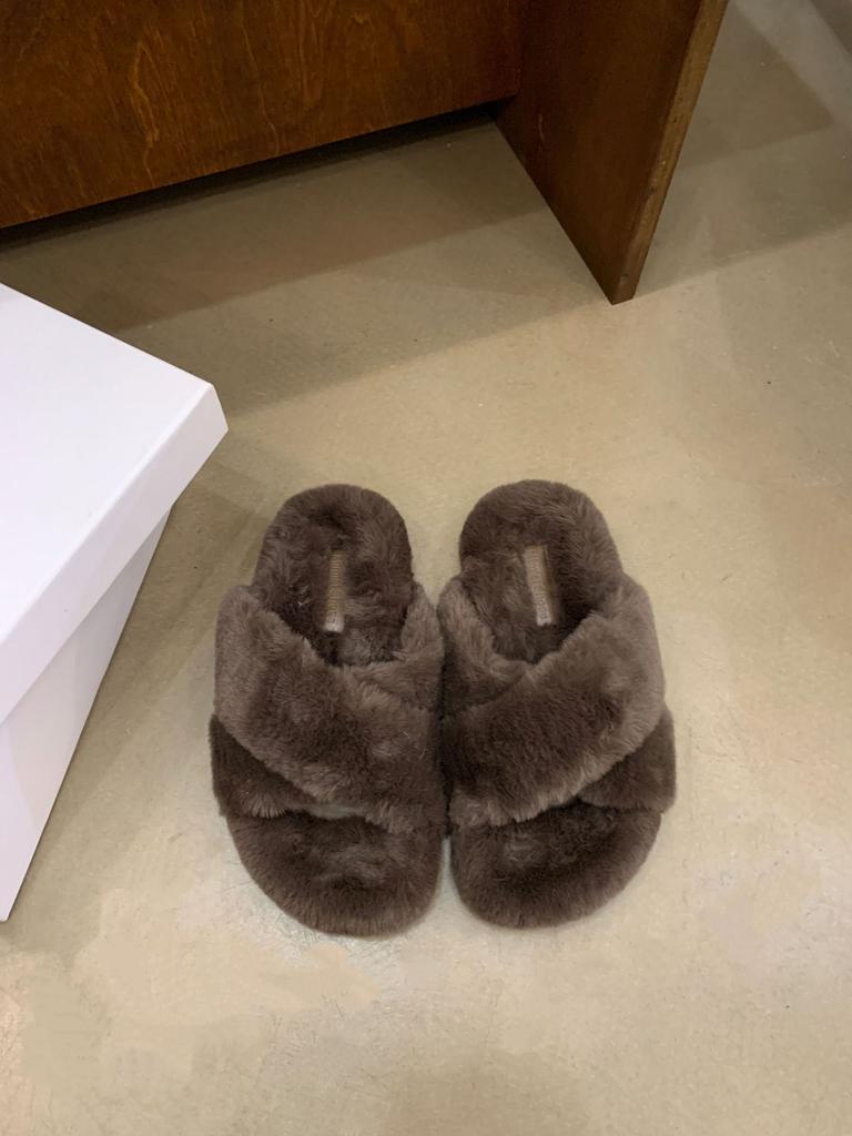 M68-8~ Platform-soled French cross-strapped open-toed fluffy slippers for women's shoes, new for autumn and winter 2025
