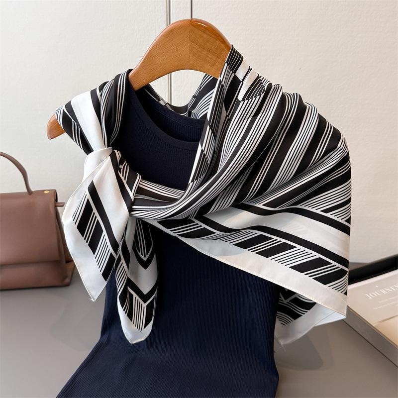 

Striped Interwoven 90 Imitation Silk Large Square Scarf Retro Printing Professional Versatile Shawl Diagonal Silk Scarf Headscarf 90x90cm