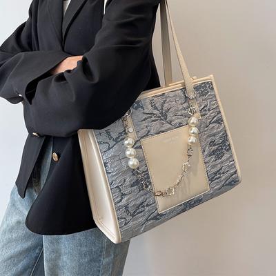 Internet Celebrity Fashion Bag Female 2024 New Spring Large Capacity Pearl Chain Shoulder Bag Niche Design Underarm Bag
