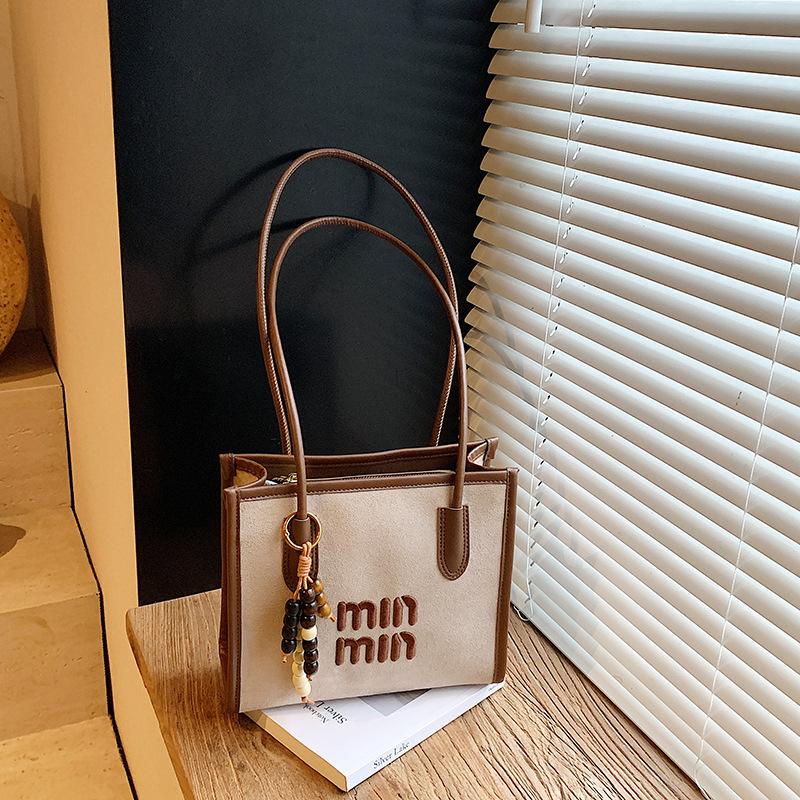 

Retro large-capacity bag women s 2025 autumn new fashion Korean version niche letter tote bag shoulder armpit bag хакі