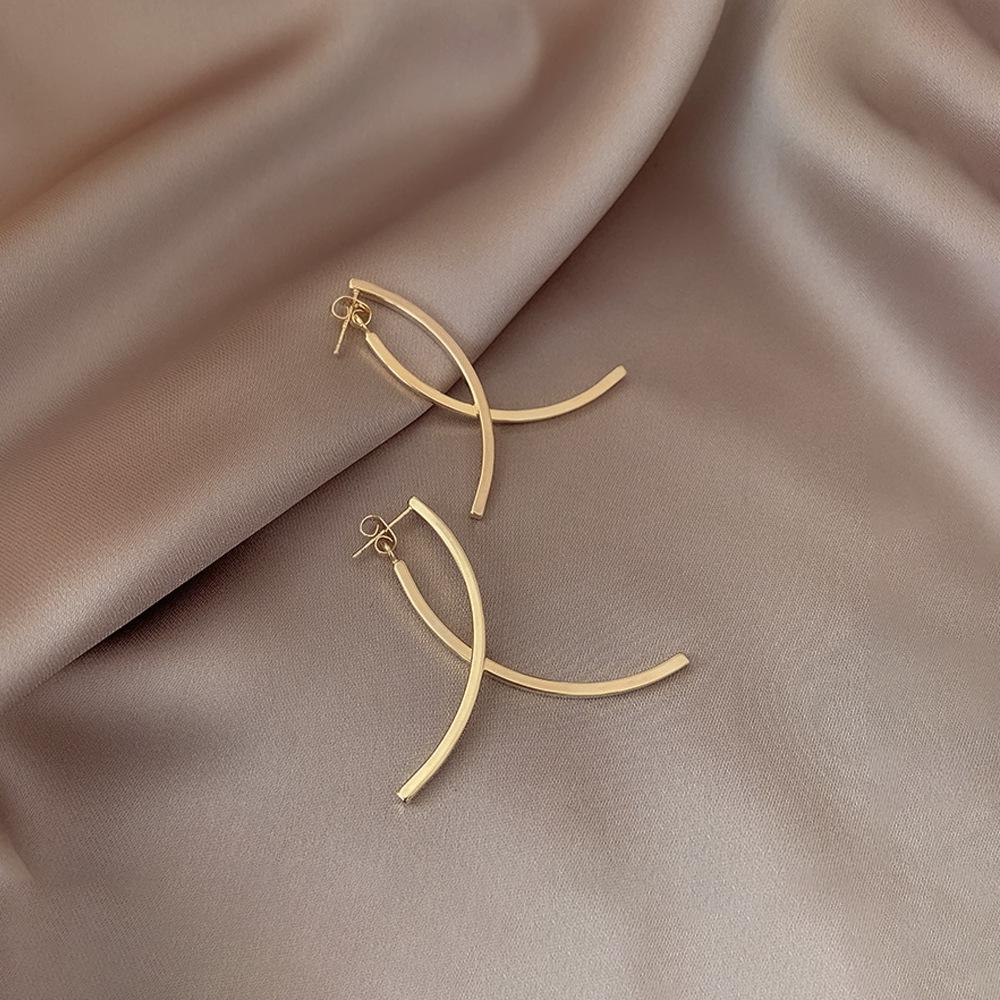 

Minimalist Geometric Silver Needle Earrings – Trendy Korean Design