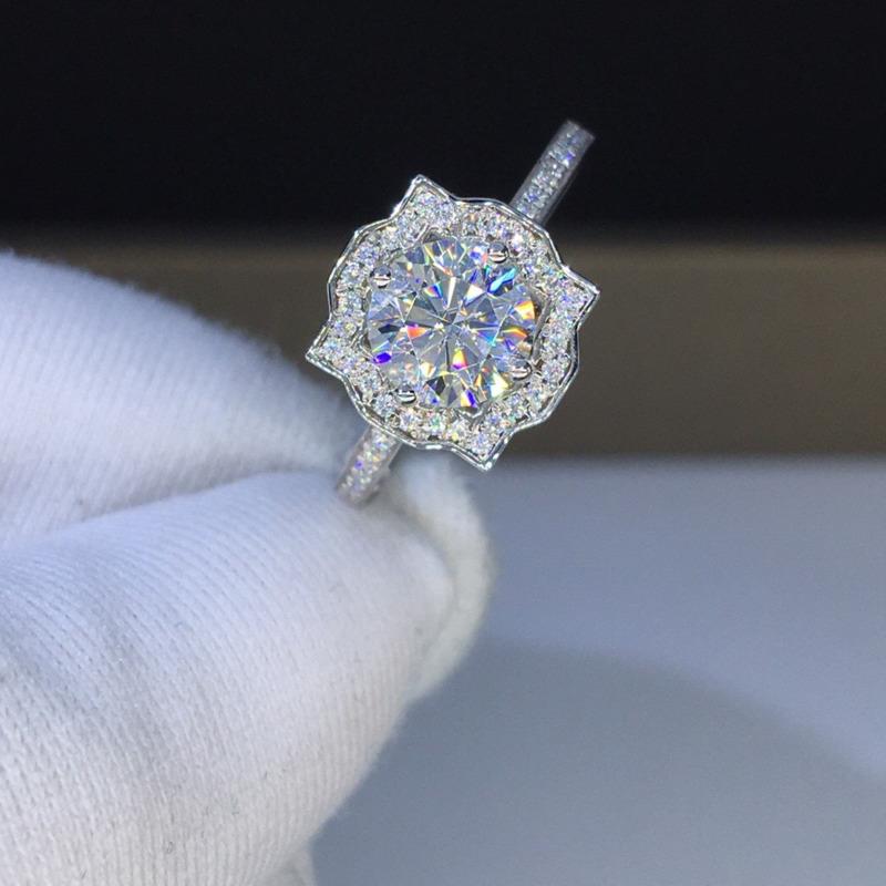 BELLA BOX Neues, modisches, wunderschönes Set mit acht Herzen und acht Pfeilen für Damen, quadratischer Charme, Verlobung, Jahrestag, Schmuck