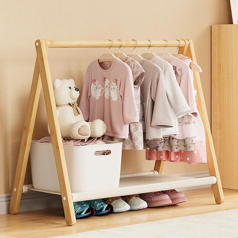 Compact Kids' Floor Clothes Rack: Foldable, Short, and Perfect for Bedrooms & Drying.