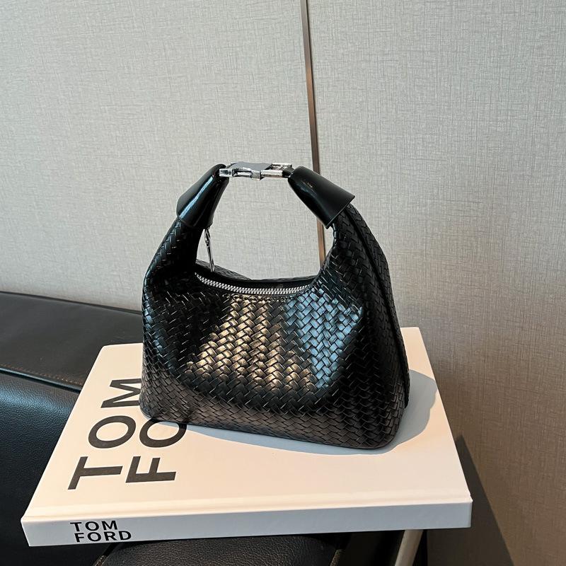 

Premium sense woven pattern handbag women s new fashion versatile shoulder messenger bag niche dumpling bag