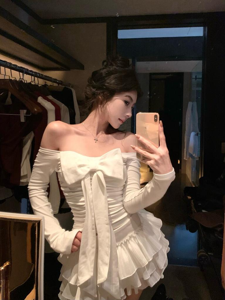 Xiaoxiangfeng Bow Long-sleeved T-shirt Women's Autumn and Winter Pure Desire One-word Shoulder Fishbone Top High-end Bottoming Shirt Inner
