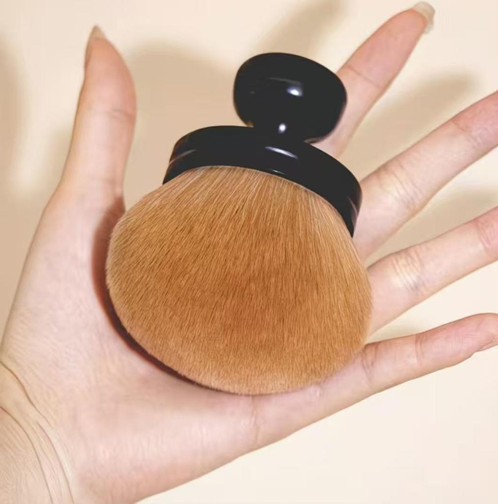 Duży pędzel do makijażu z miękkim włosiem - Super miękka główka w kształcie grzyba do aplikacji balsamu do ciała