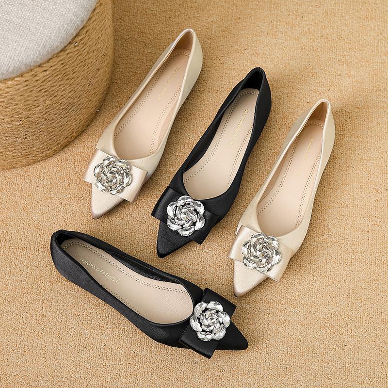 Fashion Elegant Rhinestone Floral Flats Shoes Woman Pointed Toe Ballets Ladies OL Shallow Slip On Dress Mocasines Mujer Designer Loafers
