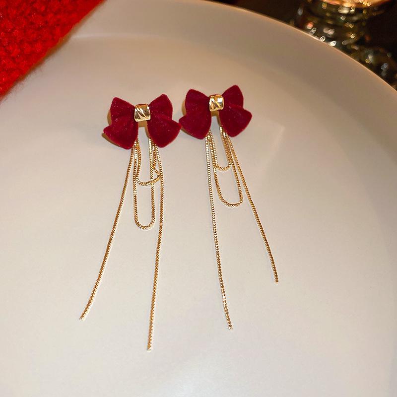 Brincos Festivos de Borla Agulha de Prata Vermelha - Retro Nicho High-End de Pino para Ano Novo