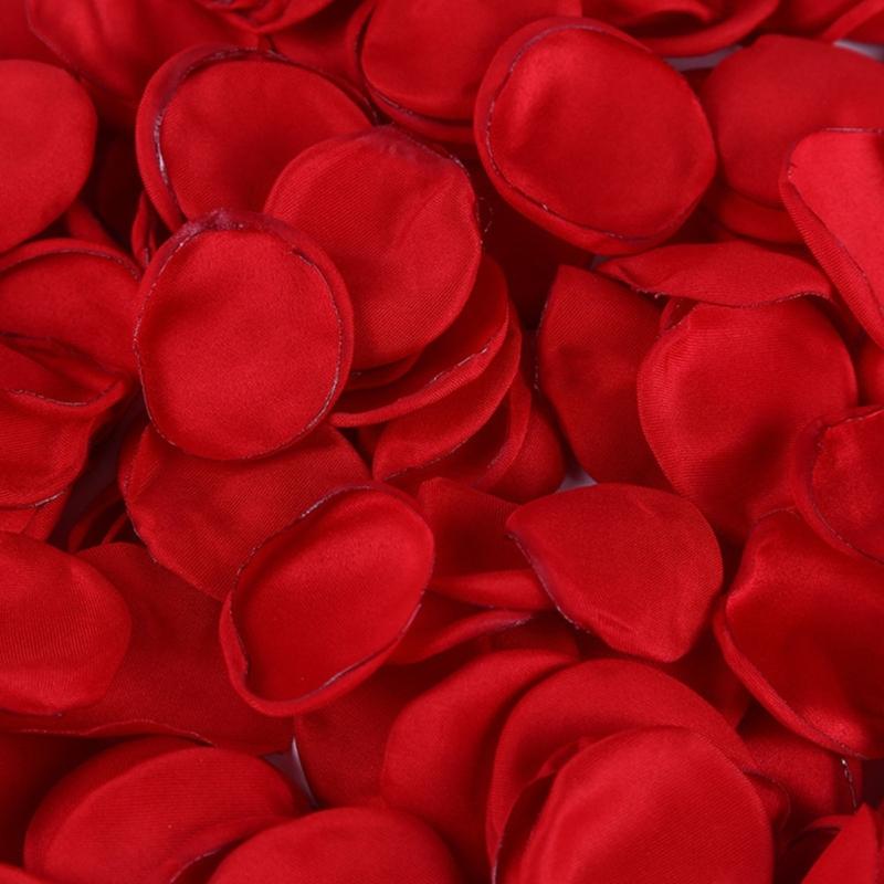 Artificial Rose Petals for Weddings and Special Occasion Perfect for Creating a Romance Atmospheres Decors 200Pieces