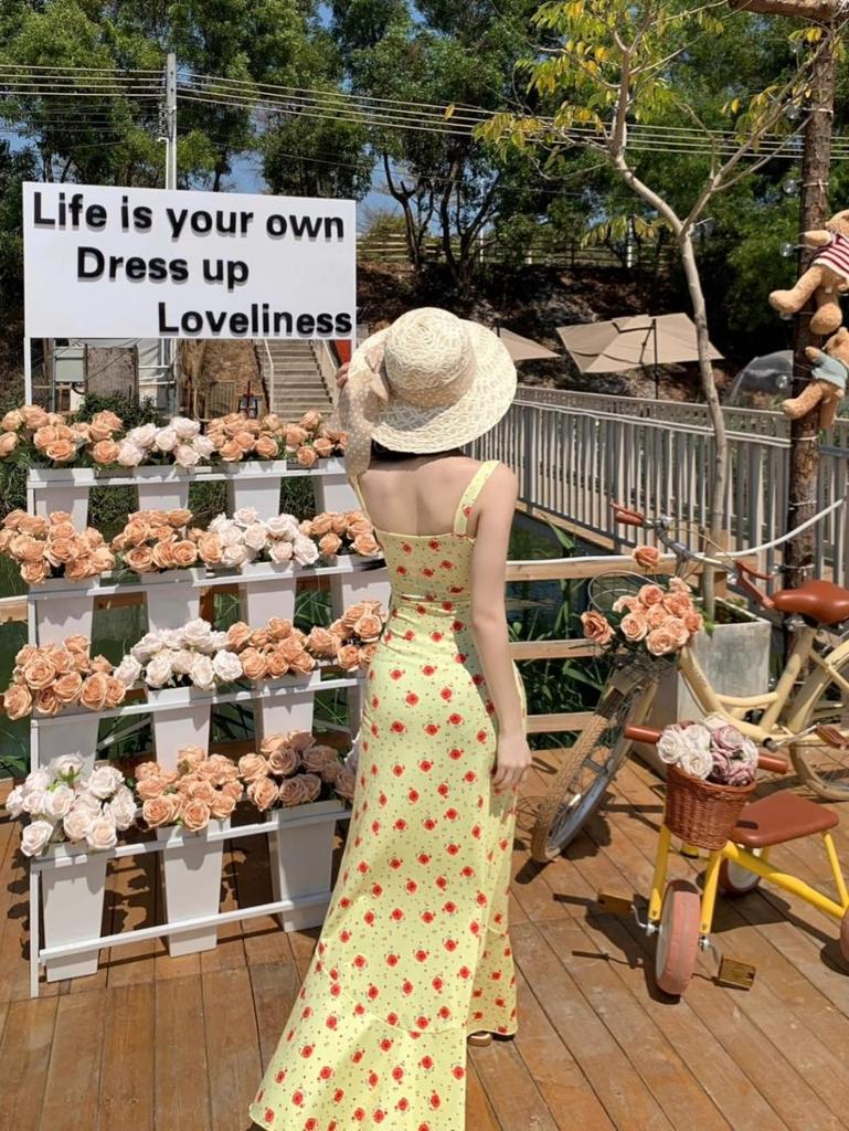 2025 French Seaside Floral Maxi Dress: Elegant Retro Slimming Summer Style with Spaghetti Straps