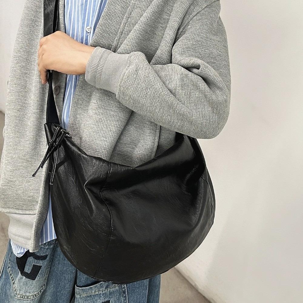 Large Capacity Japanese Style Crossbody Bag Leather Soft Dumpling Shaped Bag Versatile Zipper Closure Travel Shoulder Bag Casual