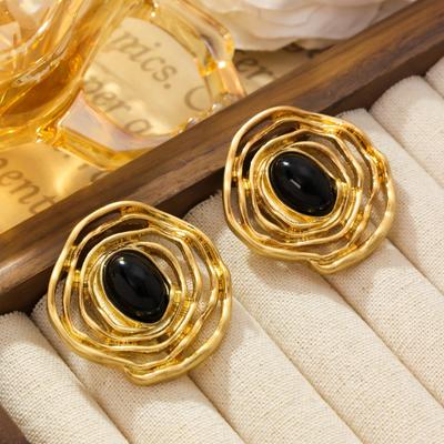 Hollow Round Earrings Women'S Gold Retro Stud Earrings Light Luxury Niche High-End Earrings Temperament Exaggerated Earrings
