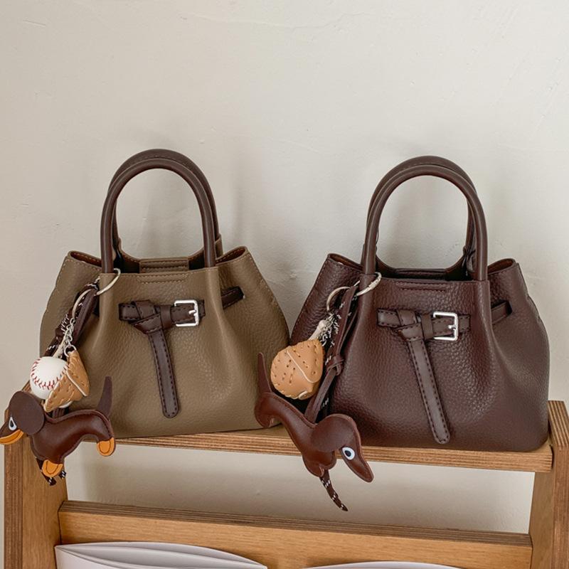 Fashionable and Sophisticated Bag - Simple Business Tote with Shoulder Strap and Stylish Crossbody Design