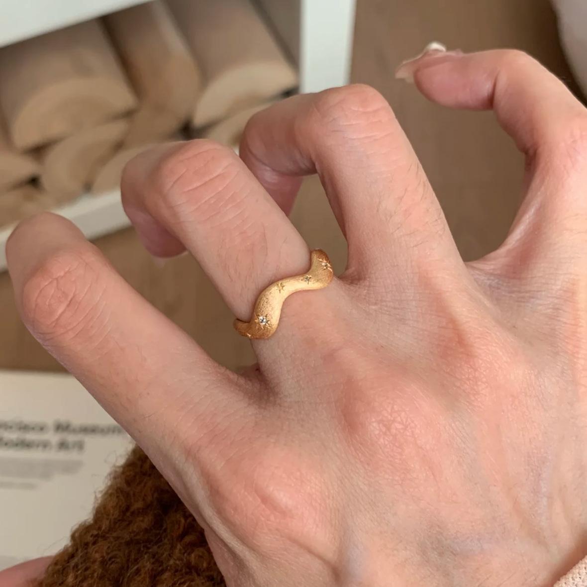 Staggered Star Track Brushed Ring Women S Niche Design Super Flash Micro-Set Ring Wavy Ring opening adjustable