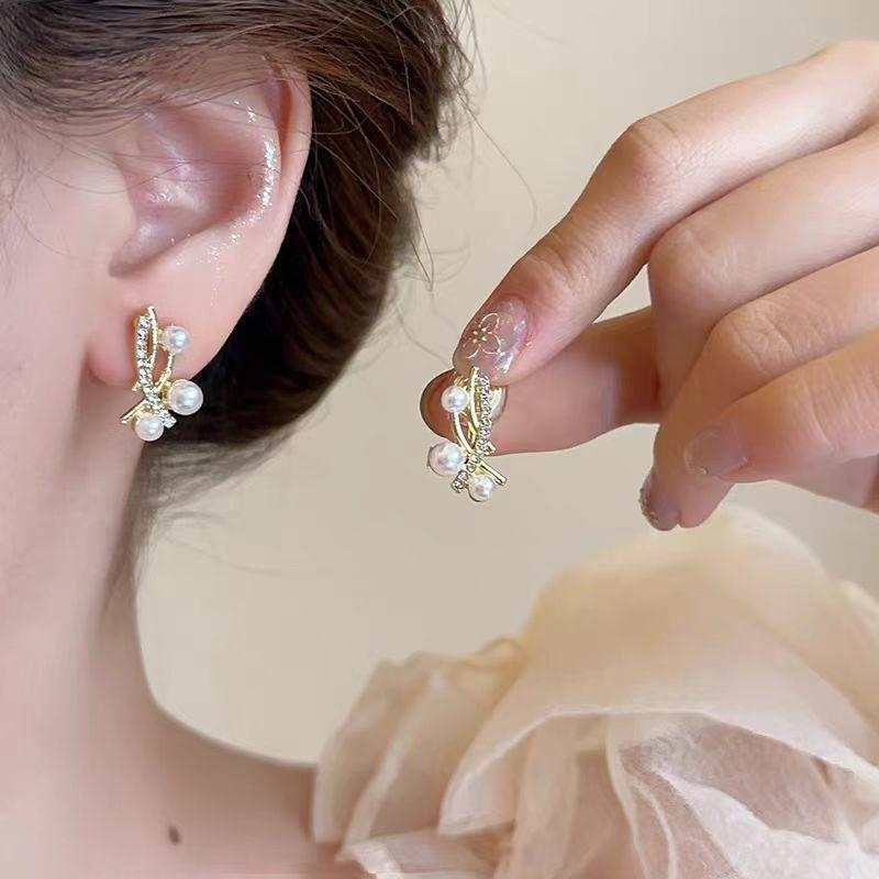 Light Luxury Exquisite Retro Temperament Cross Micro Inlaid Pearl Stud Earrings Niche Design High Sense Versatile Commuter Earrings