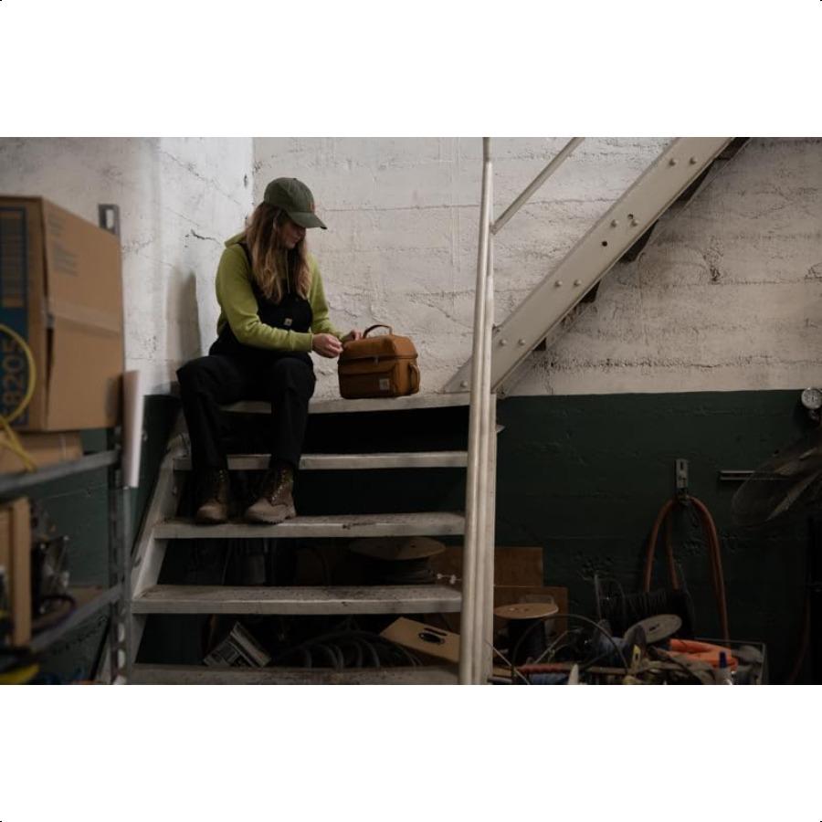 

Ланч-бокс Carhartt на 12 банок с двумя отделениями, прочная полностью термоизолированная сумка для ланча для женщин и мужчин, большой ланч-бокс, коричневый Carhartt United States