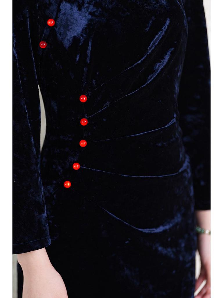 Women's Velvet Green Cheongsam: Retro High-End Autumn/Winter Long Sleeve Dress