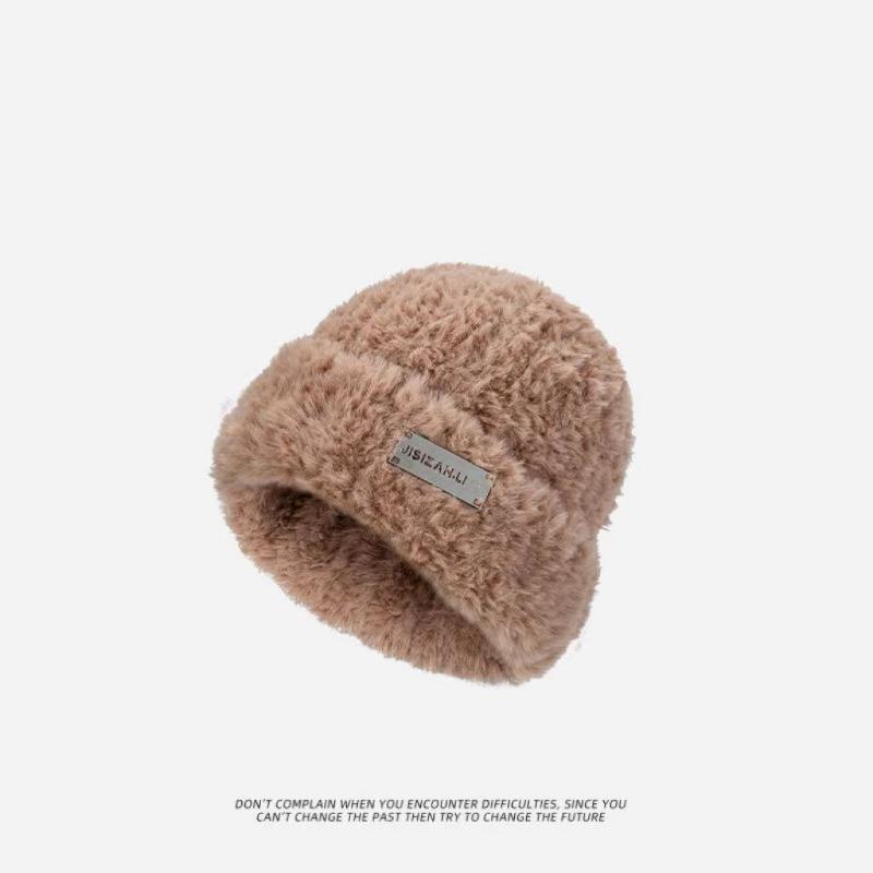 Wool hat autumn and winter women's versatile knitted bag head shows a small face and keeps warm, white plush plush cold hat big head circumference