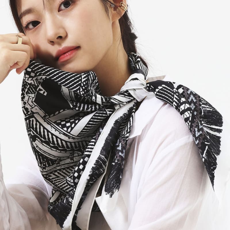 ONSZ Iluzorní gobelínový hedvábný šátek