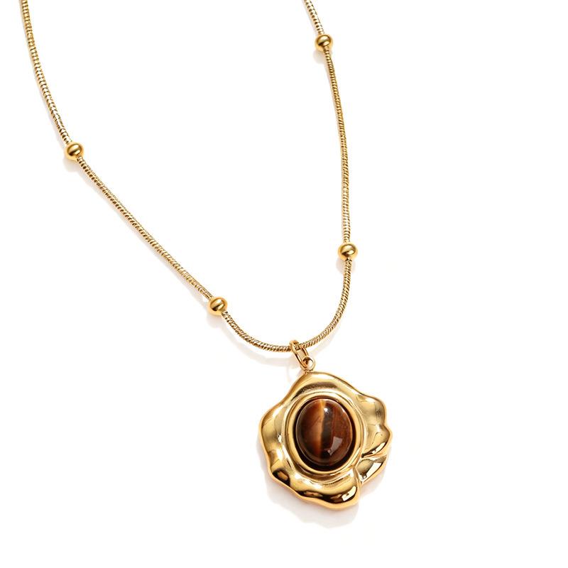 Women's Retro Tiger Eye Pendant Necklace - Luxury Titanium Steel Clavicle Chain, Non-Fading, Versatile Fashion Accessory
