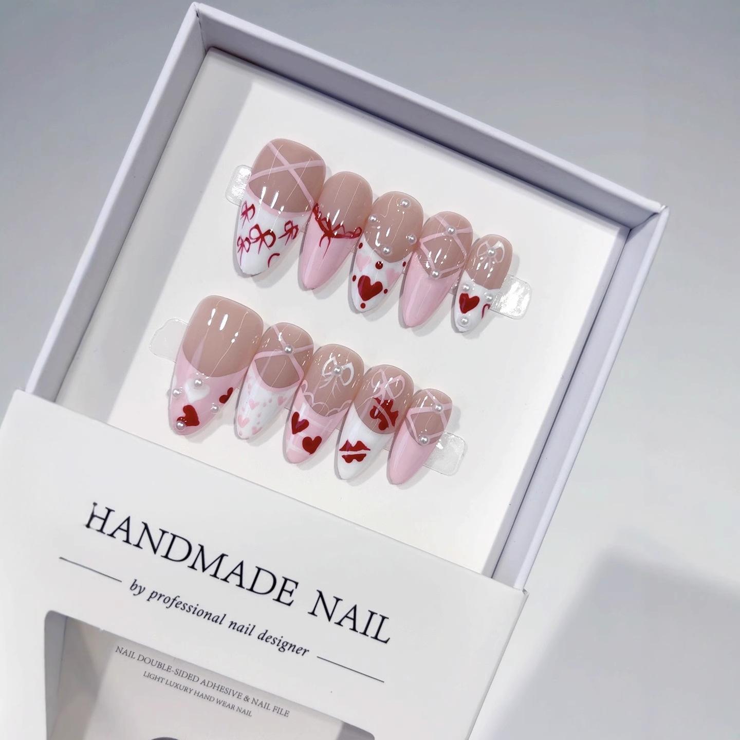 Almond Manicure French Love Painting Pure Hand-worn Armor Sweet and Gentle Fake Nails XS