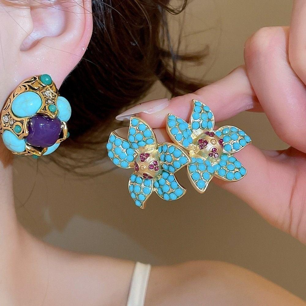 Zinc Zinc Alloy Flower Earrings Peacock Blue Medieval Resin Earrings Irregular-shaped Ear Stud Party Jewelry