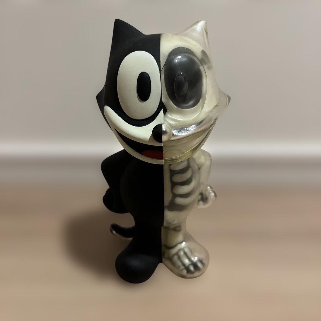 

[Б/У] SECRETBASE X-RAY FELIX Феликс Секретная база