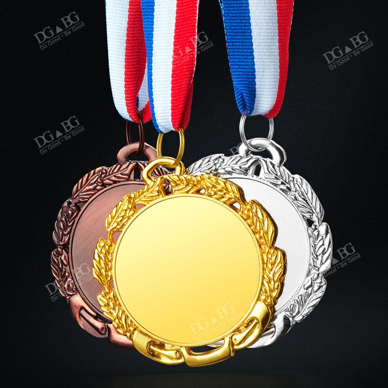 Marathon Gold Winner Award Medals With Neck Ribbon 3D Running Runner 1St 2Nd Trophy Various Sport Souvenir Prize Gift Customized