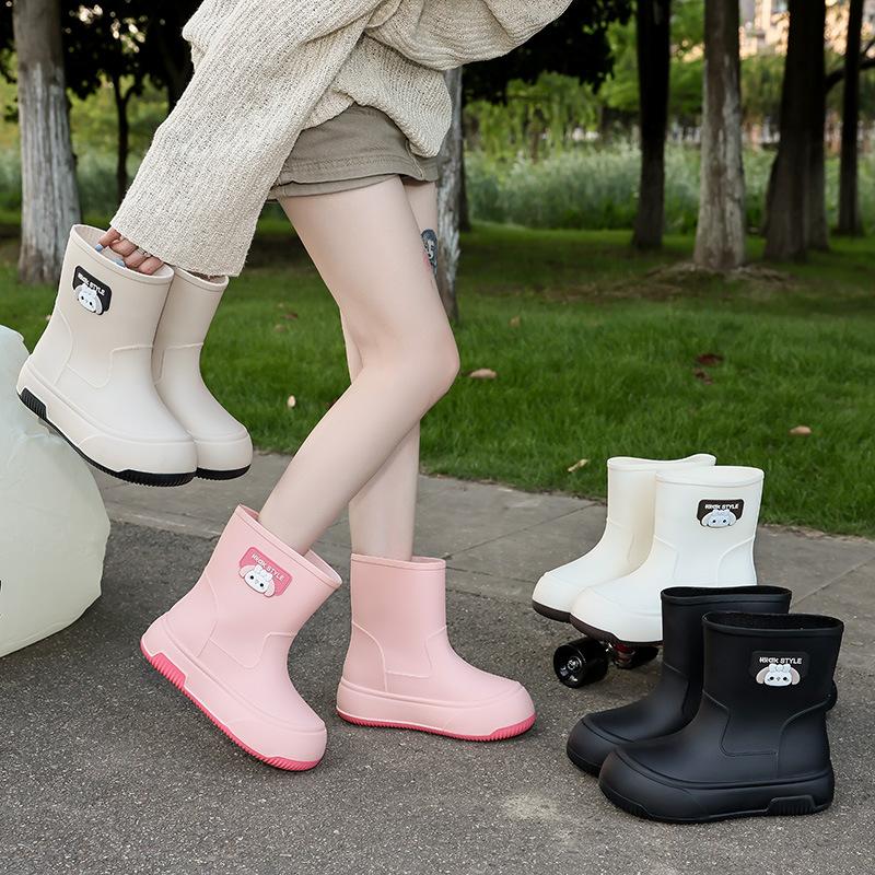 2025 new waterproof rain shoes women's fashion wear warm short rain boots Internet celebrity platform water shoes soft sole rubber shoes
